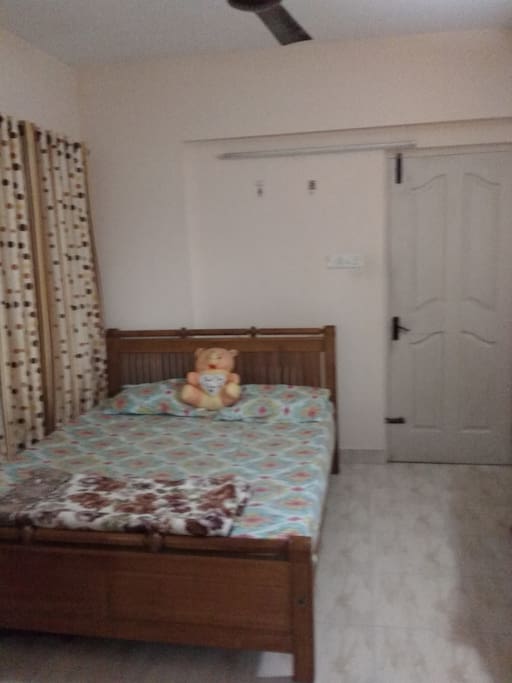 01 Bedroom
