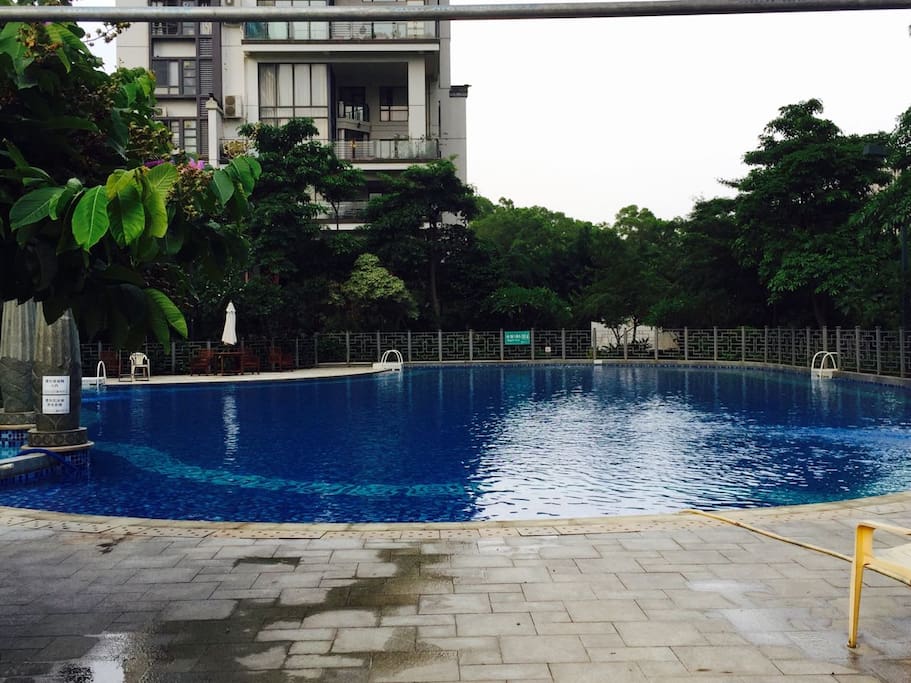 Public pool in the neighborhood
