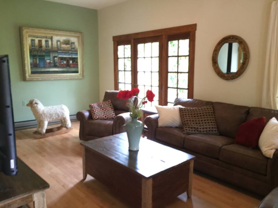 Living room with cable TV