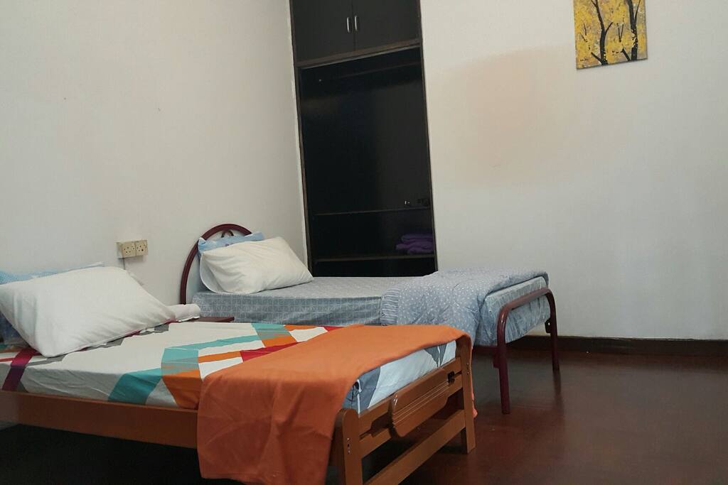 Room 111 with 2 single beds