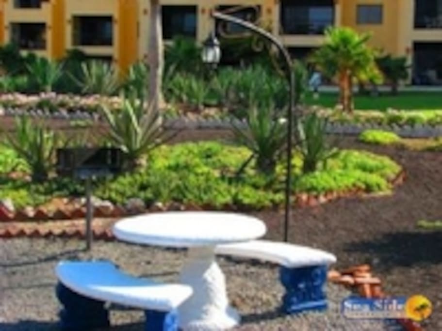 BBQ spaces on Common Grounds
