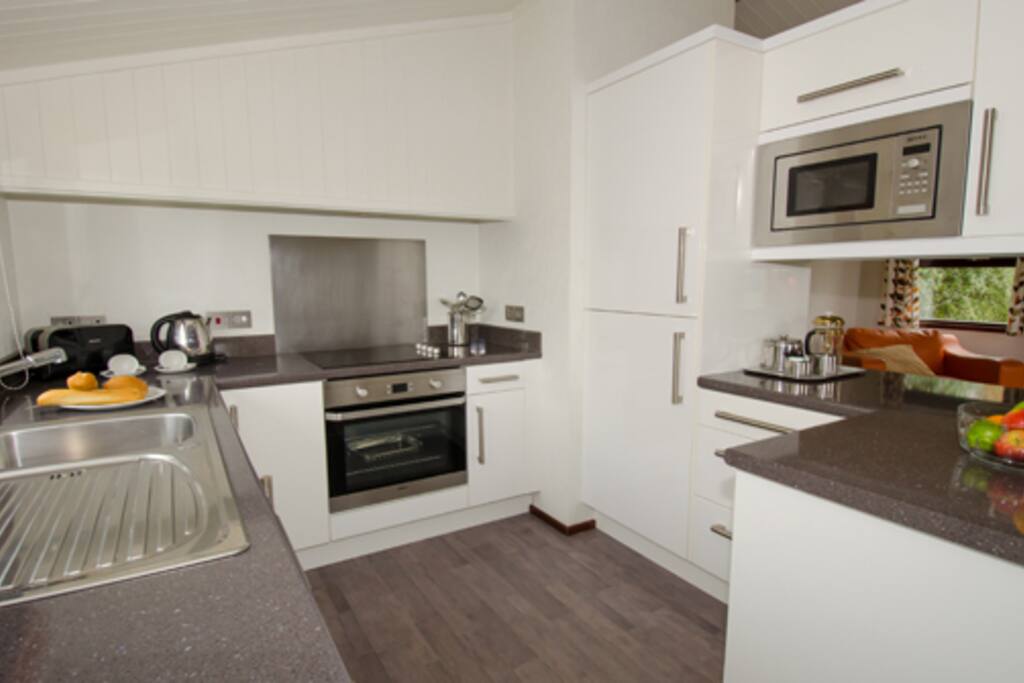 Kitchen complete with lots of applicances