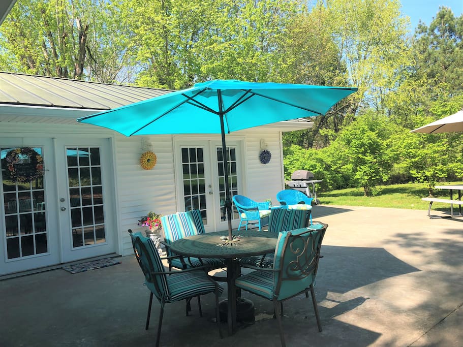 Relaxing outdoor dining with food cooked on your own gas grill