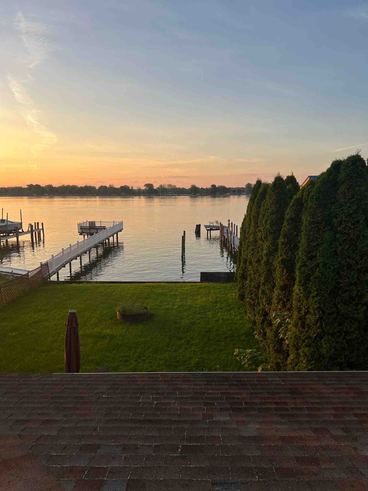 Cottrellville Cottage Houses for Rent in Marine City, Michigan