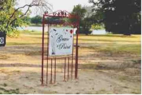 Quaint Lake Bonham lake house-Grace Point