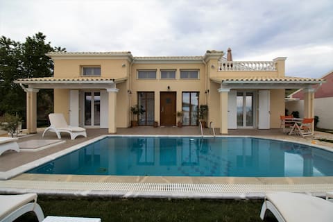 Villa de la Mer, Agios Stefanos, Corfu