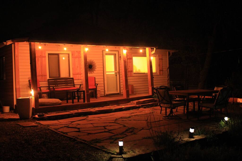 Night time ambiance.