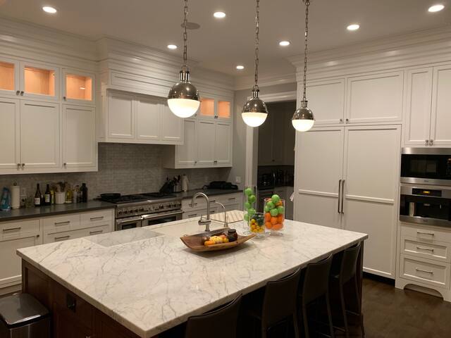 Pac Heights Home w/ Parking Steps from Fillmore St gallery image 2