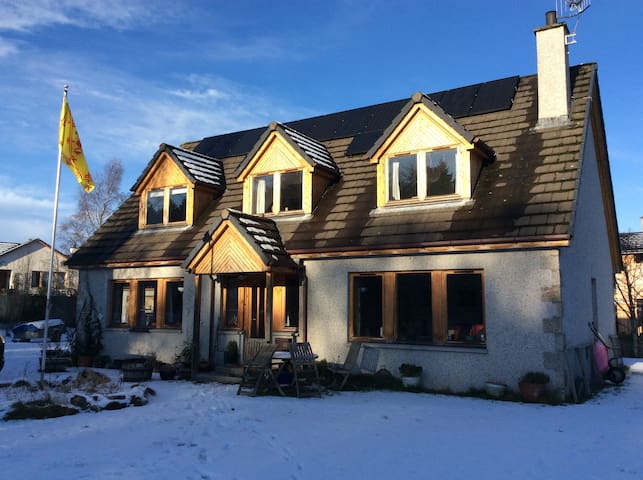 Hearthside, 1 double (+ single bed)  & breakfast!