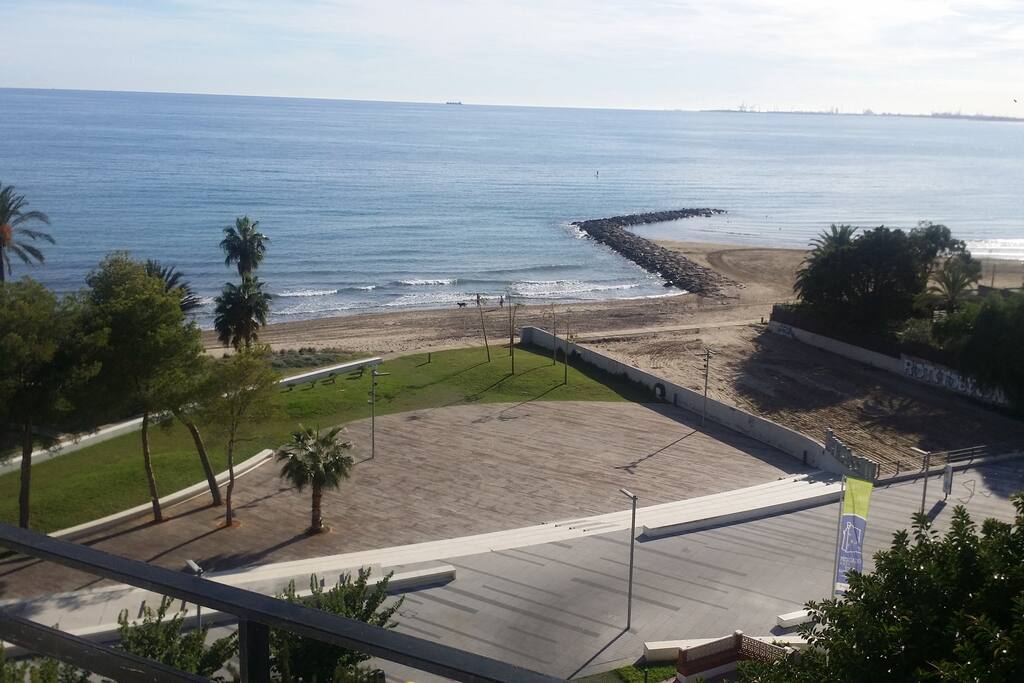 Plage et promenade