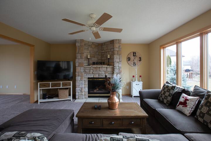 Diamond at the Pointe gallery image 2