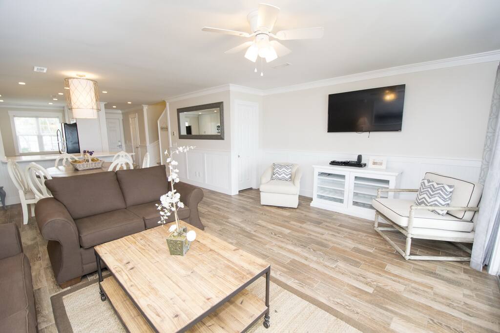 Couch, Furniture, Bench, Hardwood, Chair