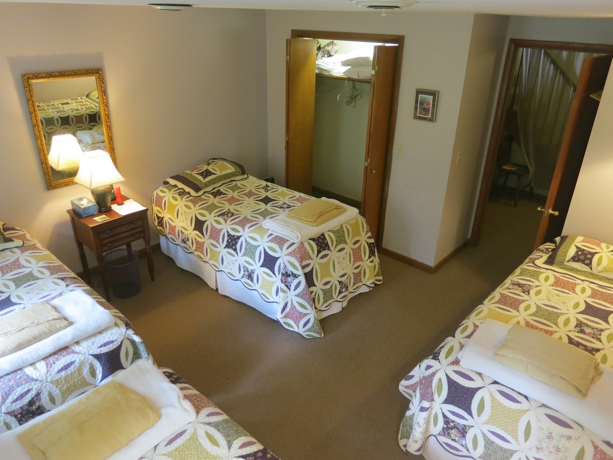 Camera da letto a tarda mattinata.