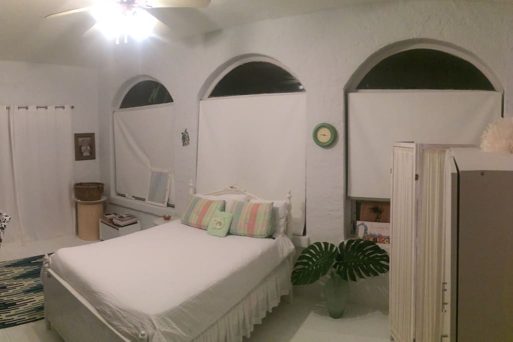 Clean Spacious Secluded Room 10ft x 20ft