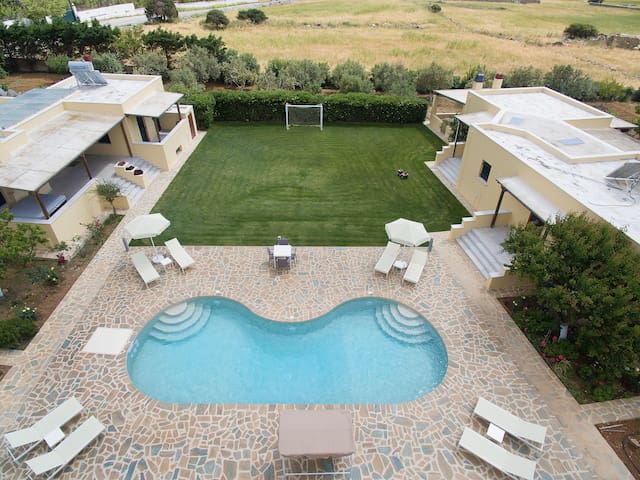 Naxos Cottage Estate