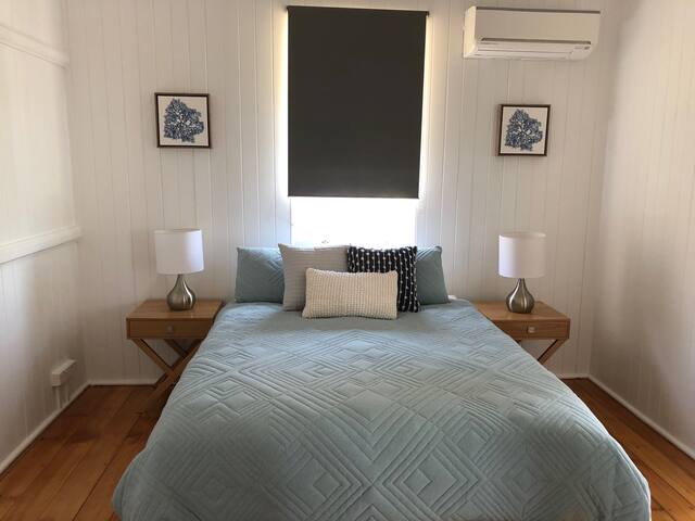 Stylish 5 Bedroom House with 4 Bathrooms gallery image 5