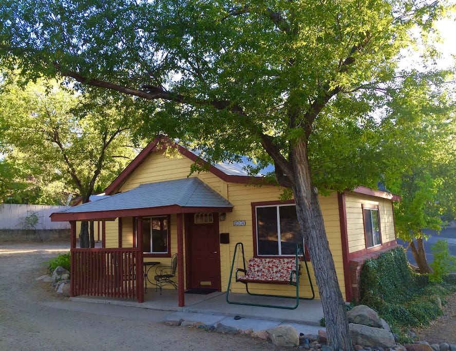 "Fantastic location, great communication and a truly charming spot. You cannot beat the accessibility to downtown!"