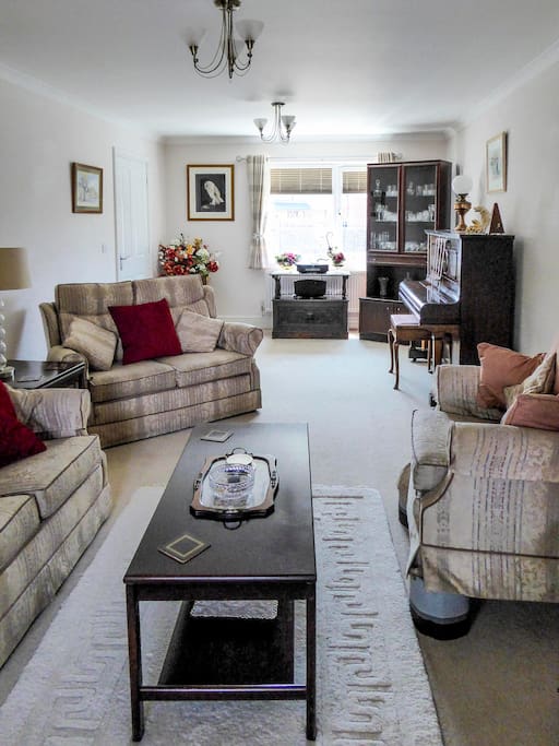 A spacious lounge with basic Sky TV/Catch-up, DVD player, Bose stereo and Bluetooth/USB speaker