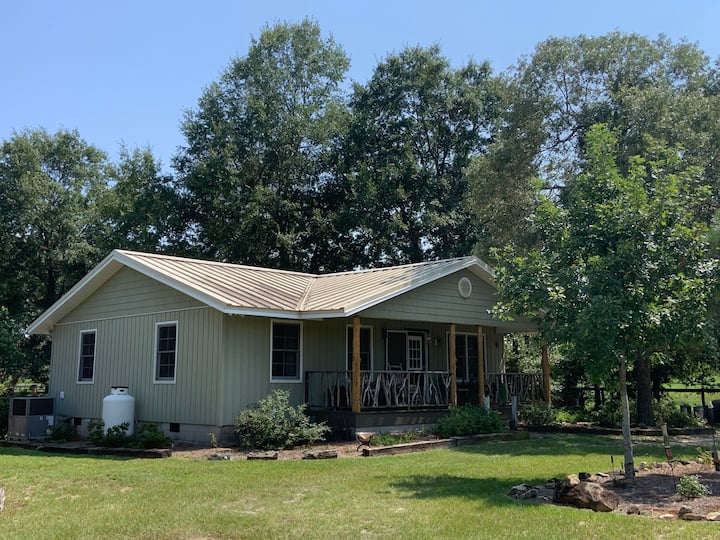Honey Hill Farm. Long term rental! Dog friendly