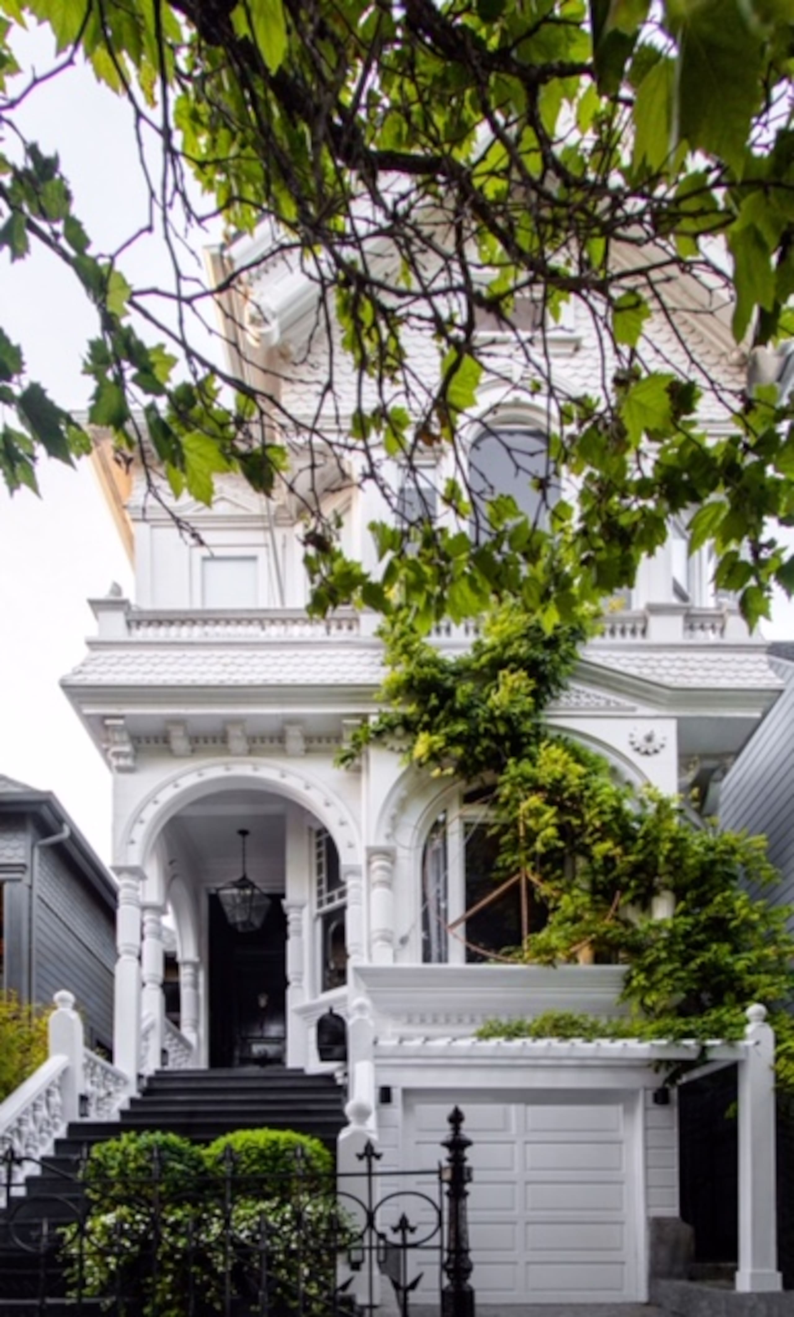 Home in San Francisco · ★4.99 · 5 bedrooms · 5 beds · 2 baths - Image 39