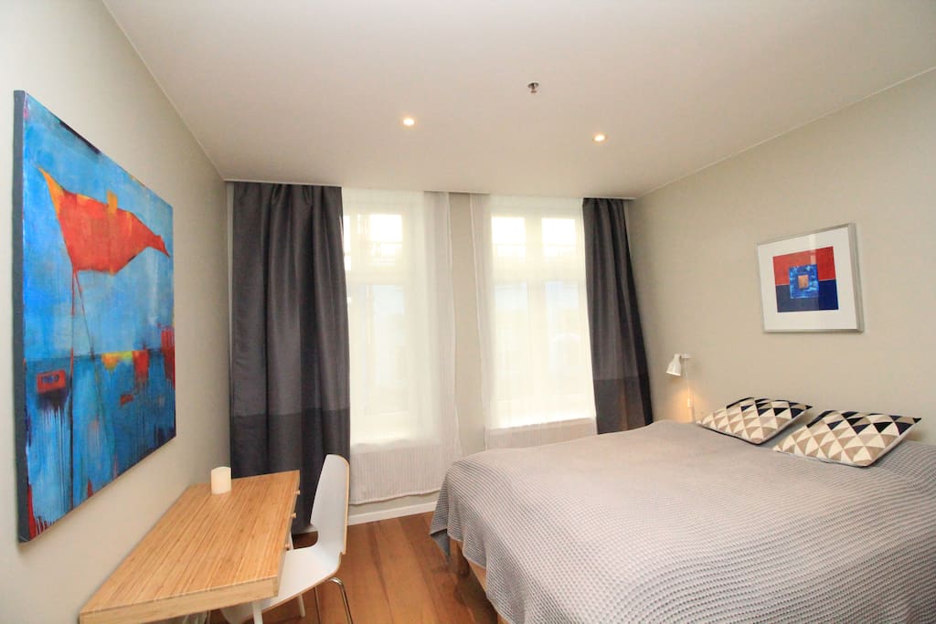 Bedroom 1 with queen size bed.