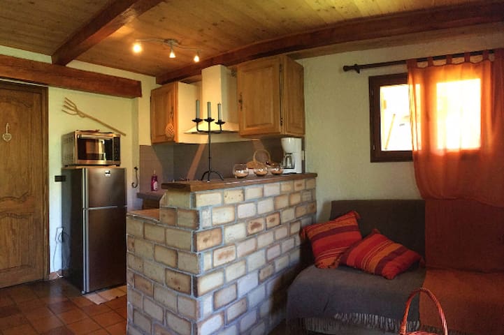 Charming T2 ground floor of a chalet