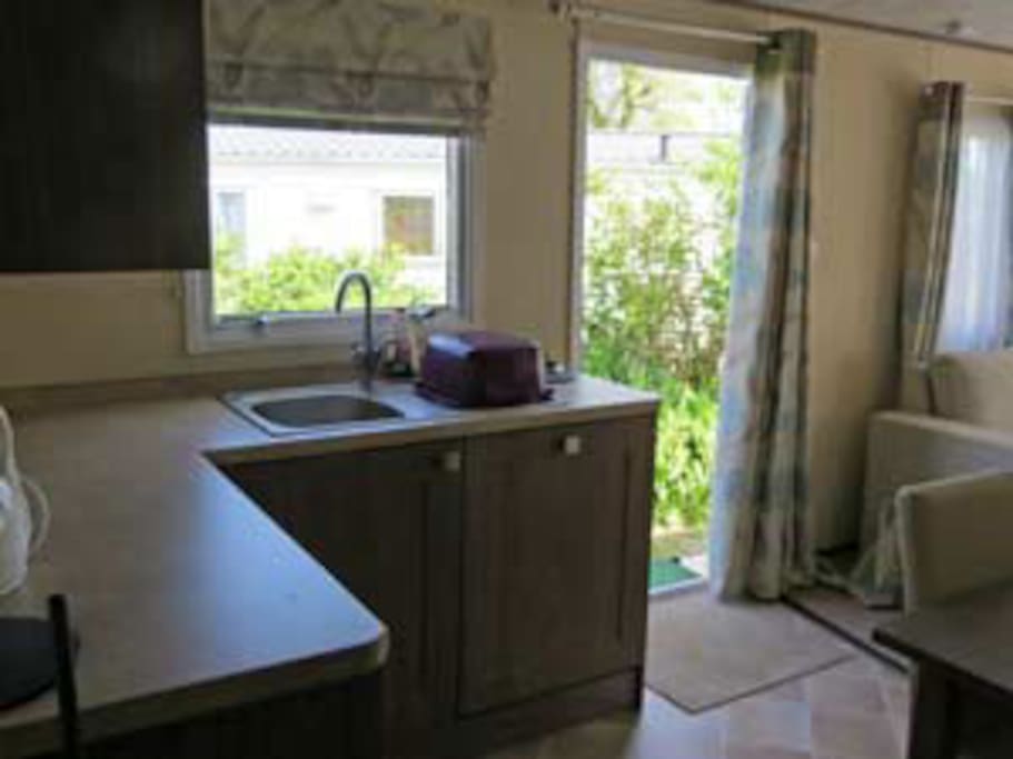 kitchen sink with dishwasher