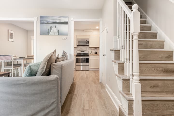 Virginia Beach Townhouse 1.5 Miles From Boardwalk - Virginia