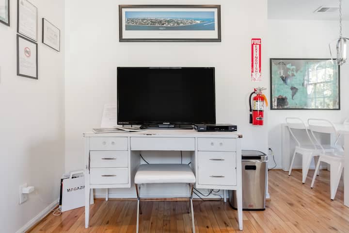 Sparkling, Light-filled Downtown Condo In An 1880s House - Charleston, SC