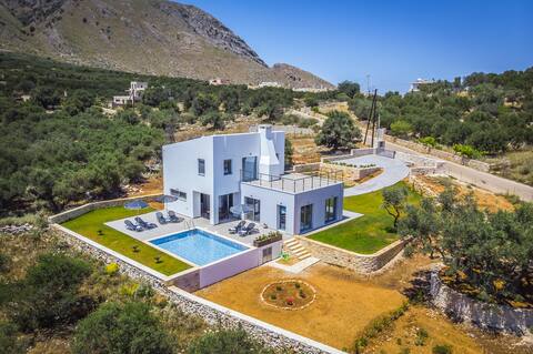 Villa Αlen - An exceptional Villa - Private Pool !
