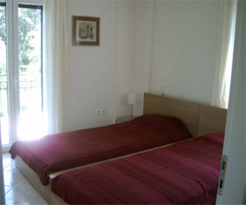 2nd bedroom