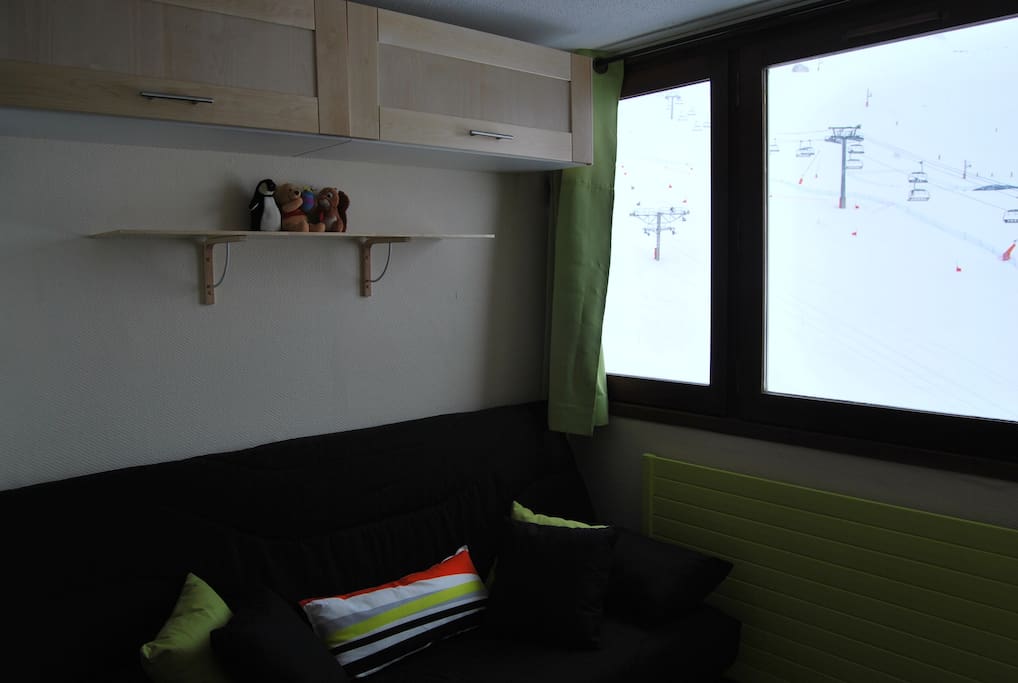 Vue sur les pistes, clic clac 2 personnes, rangements