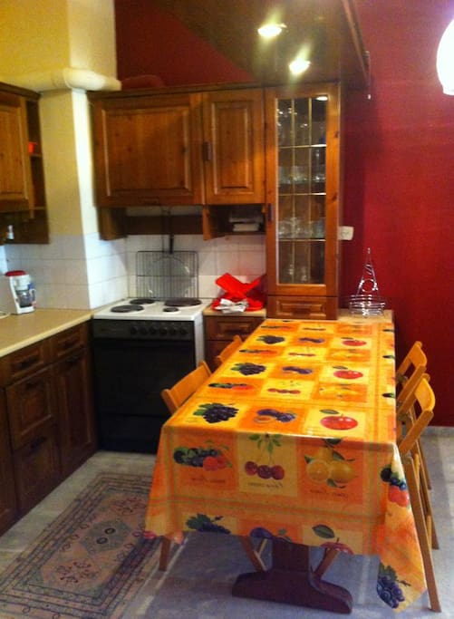 PIC 3 - the kitchen