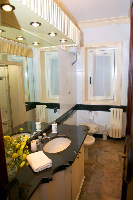 BAGNO
BATHROOM