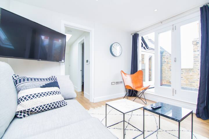 Incredible new Duplex 10 mins away from Euston gallery image 4