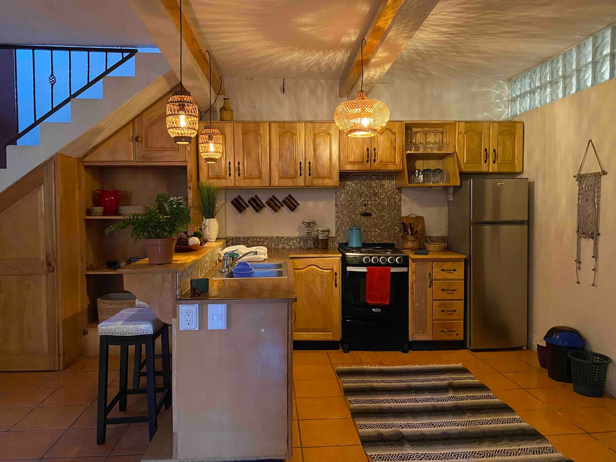 Casa Bentley: 360° rooftop terrace + lush garden — 3 bedroom vacation rental in San Pedro La Laguna