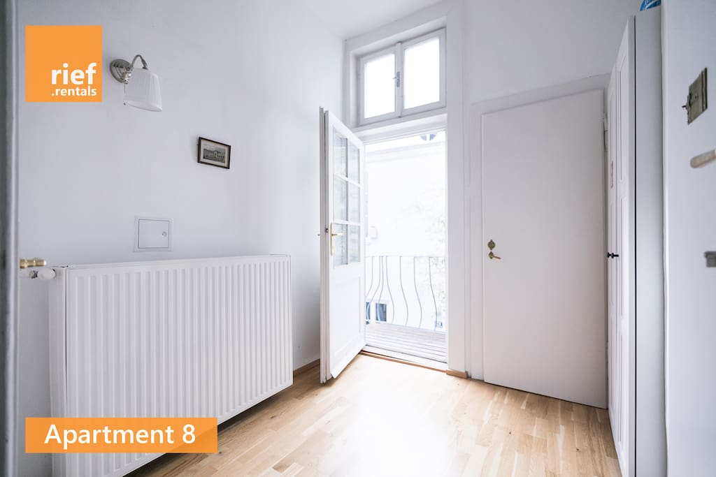 rief.rentals | Apartment8 | entrance