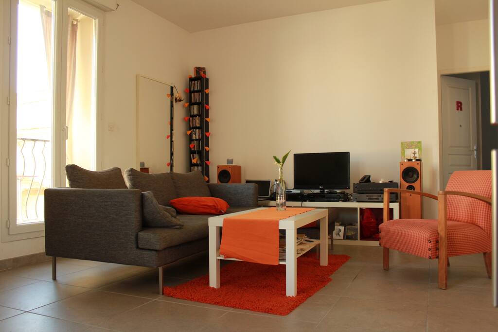 Salon ensoleillé