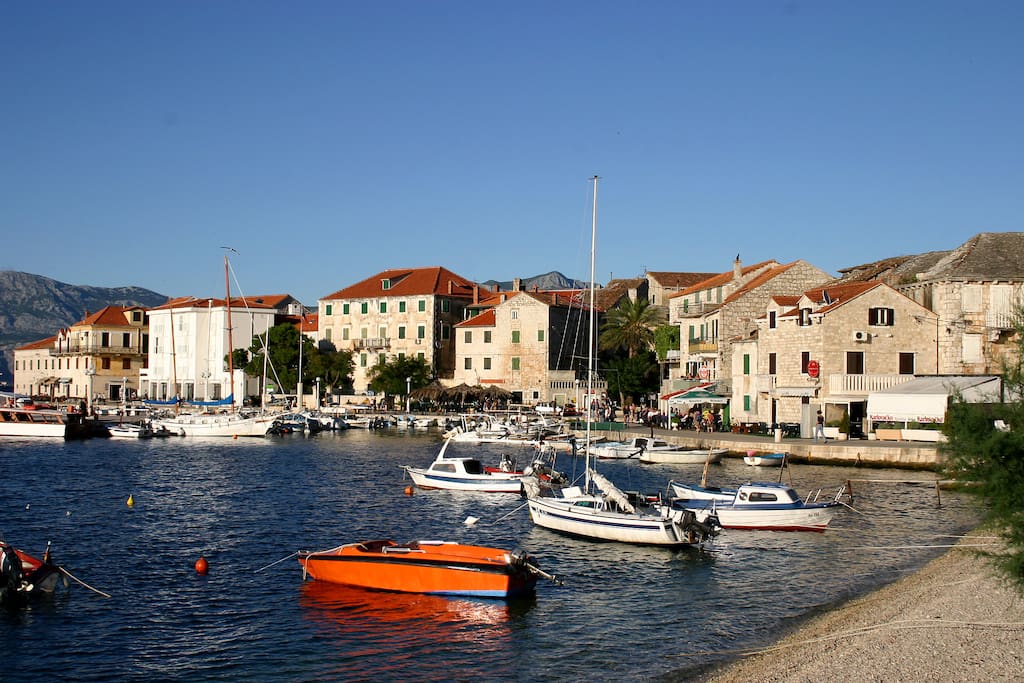 Postira riva/port