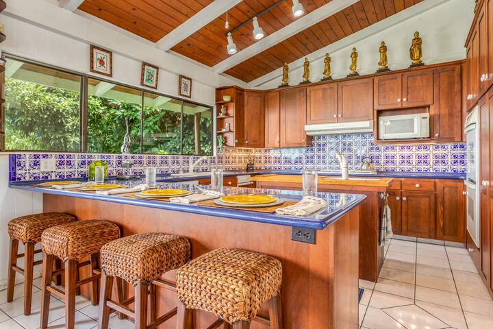 Original Kona Beach Boys Estate gallery image 5