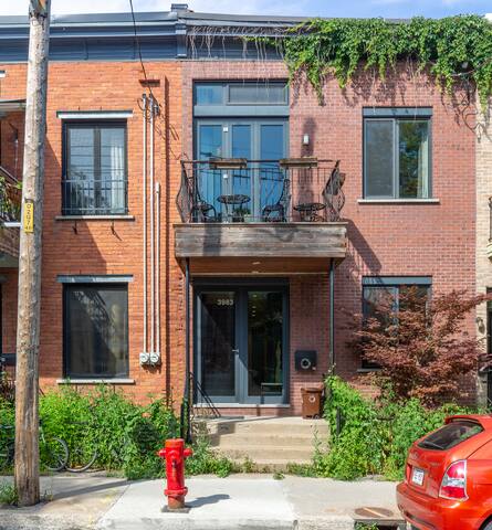 Superb 2 suite house 1 office – Plateau Mont-Royal gallery image 2