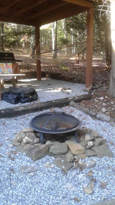 Enjoy friends, wine and s'mores