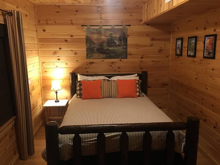 CAMERA DA LETTO MATRIMONIALE (AL PIANO DI SOTTO)