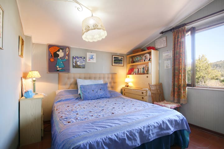 chumba cha kulala cha vitanda viwili namba 2 chenye kiyoyozi