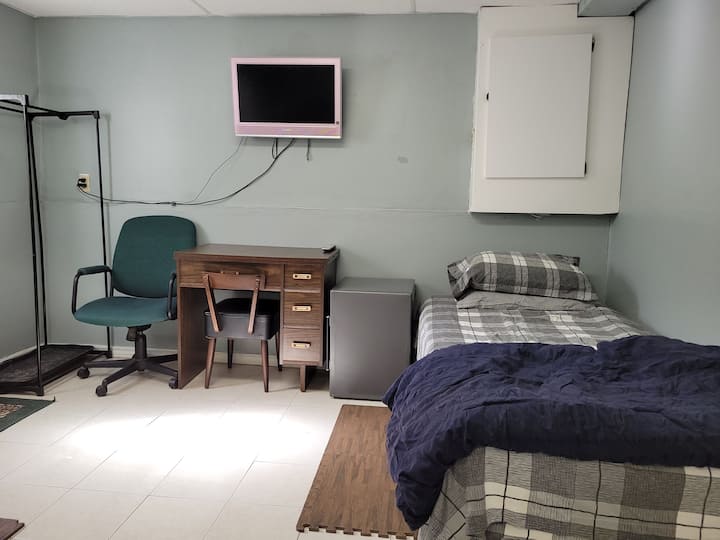 Basement Apartment Near Humber College North Houses for Rent in