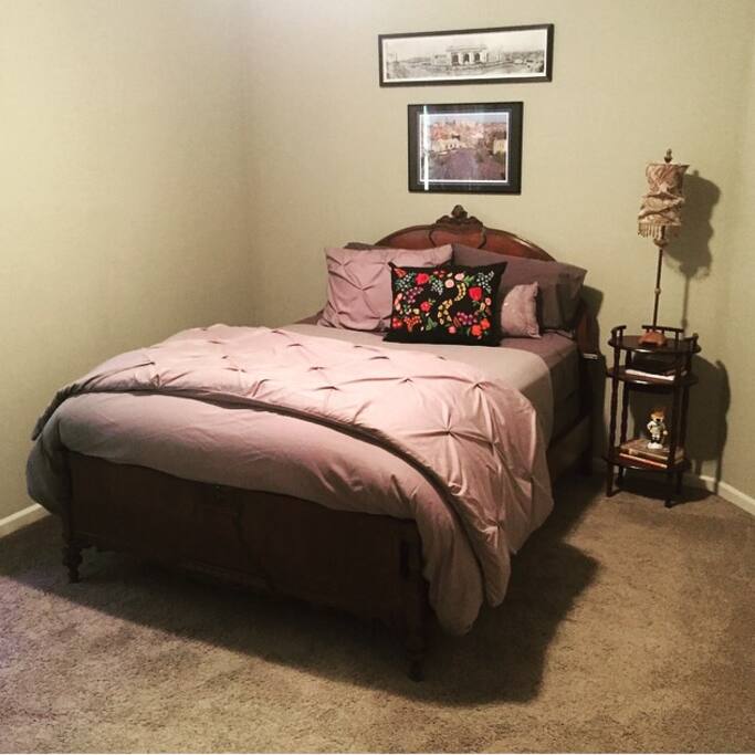 Newly redecorated. Double-bed, bedroom with private bath just steps down the hall.