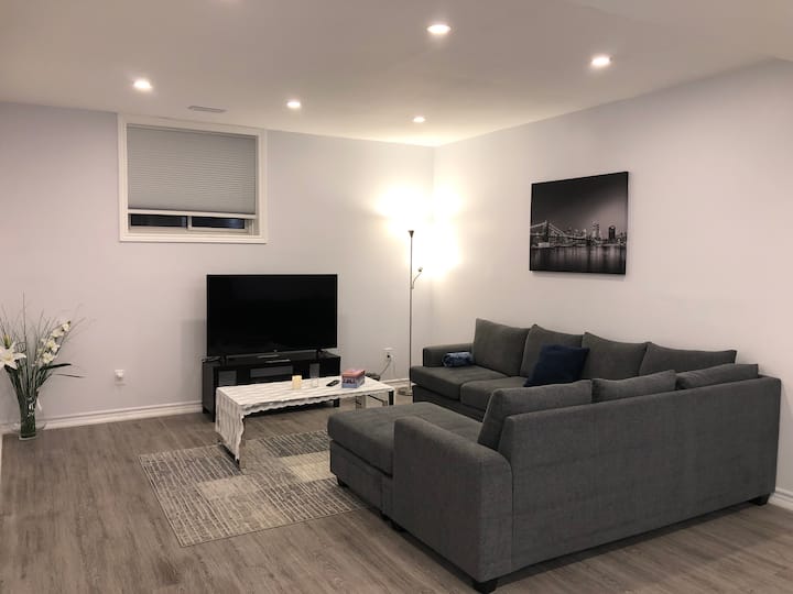 1 Bedroom Suite In Great Location - Ottawa