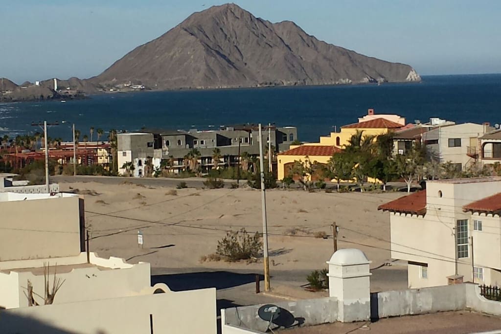 Walk to the Sea of Cortez and the Marina from our Apartment Condo! Enjoy the tranquil setting of our neighborhood, away from the hustle and bustle, yet just a convenient 2.5 miles from San Felipe downtown central when you are ready for action.