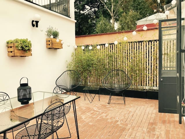 3 STORY TOWNHOUSE in the HEART of COYOACAN!