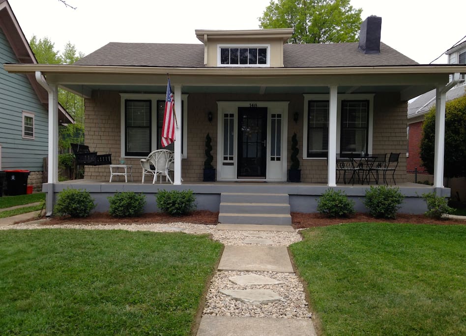 Located in a friendly neighborhood just 10 miles from Churchill Downs.